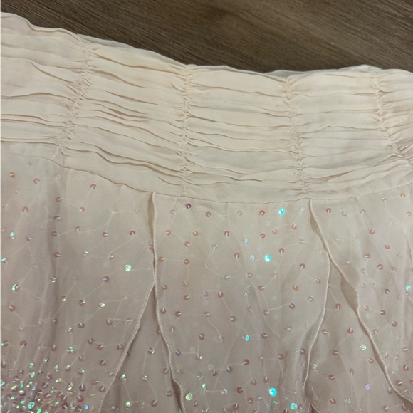 bebe Cream Asymmetrical Layered Skirt - Picture 5 of 9